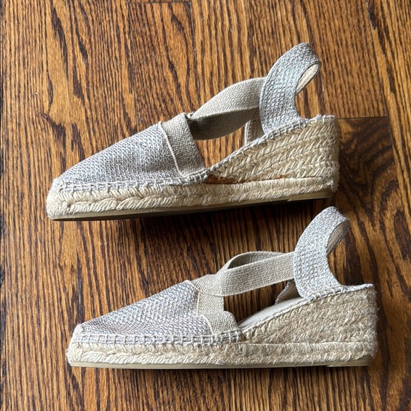 Toni Pons Origens 6.5 Silver and Tan Espadrilles with Jute Sole and Ankle Strap - Picture 3 of 6